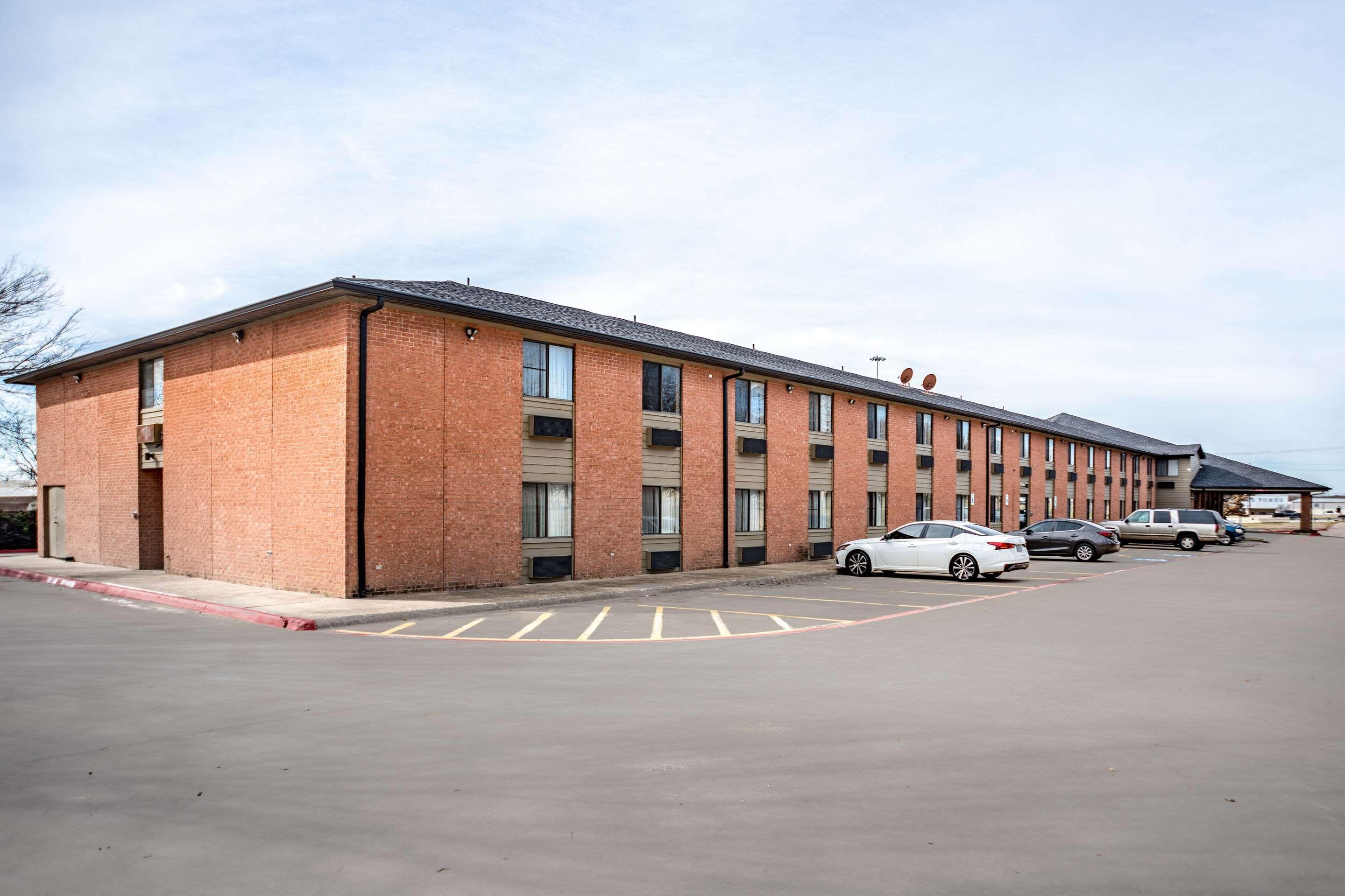 Econo Lodge Inn & Suites McKinney Buitenkant foto