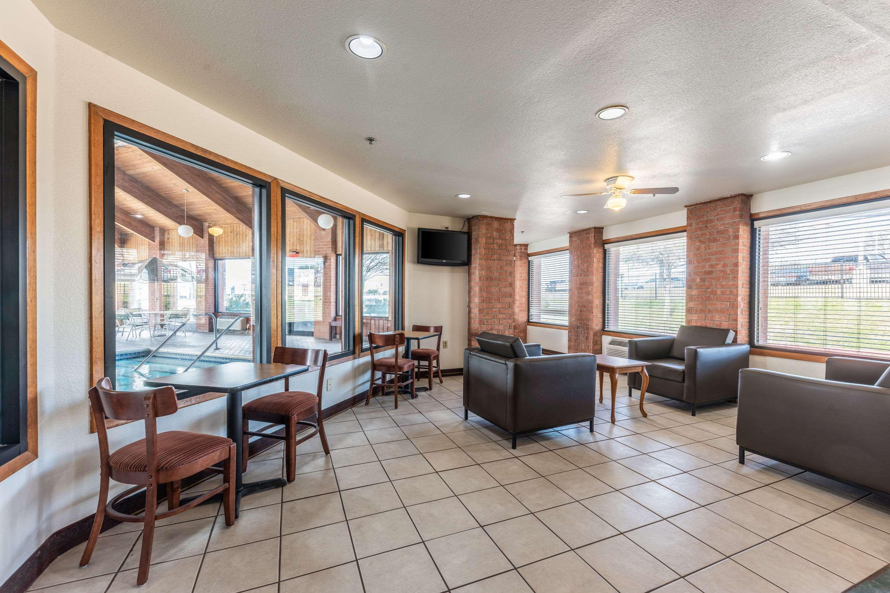 Econo Lodge Inn & Suites McKinney Buitenkant foto
