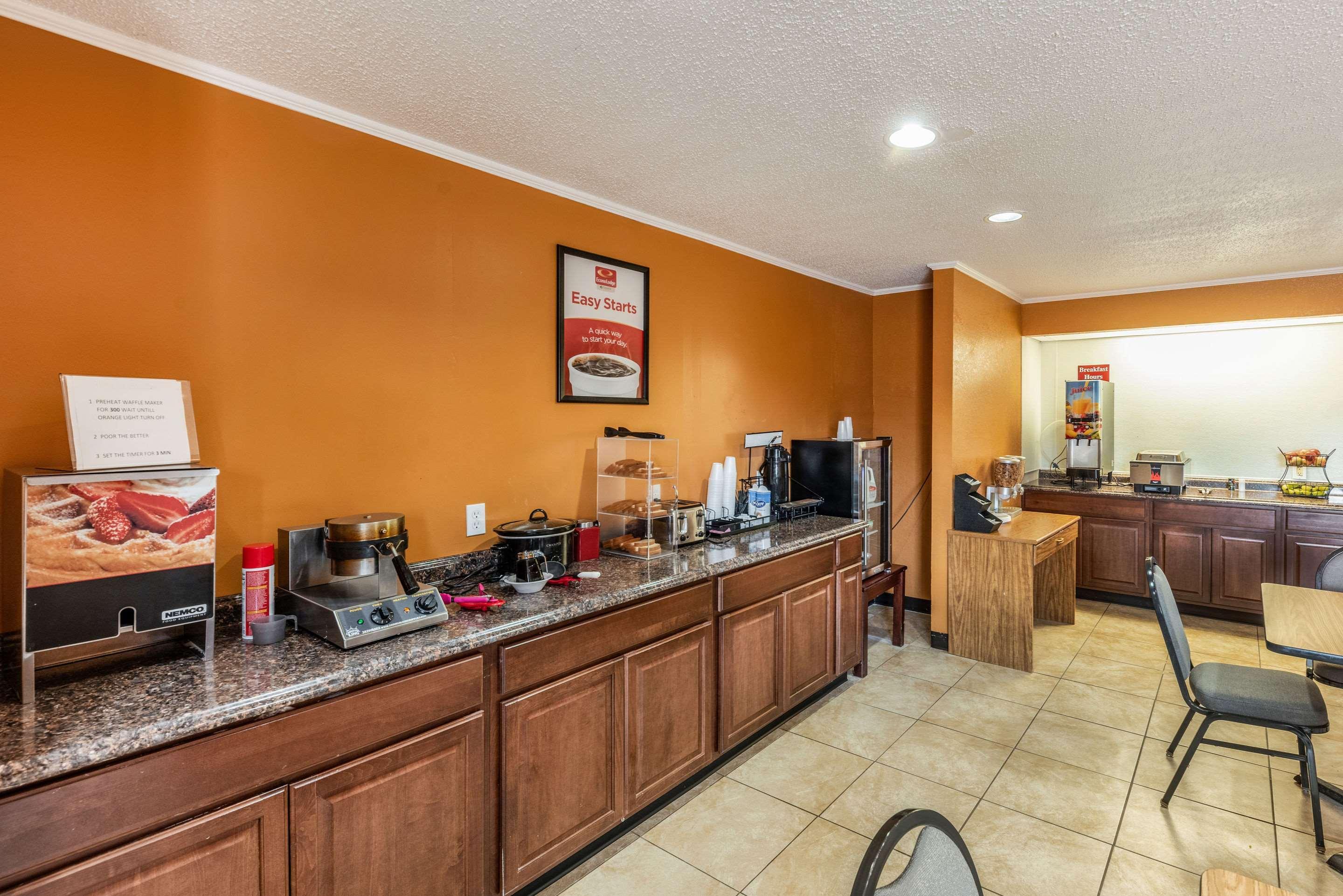 Econo Lodge Inn & Suites McKinney Buitenkant foto
