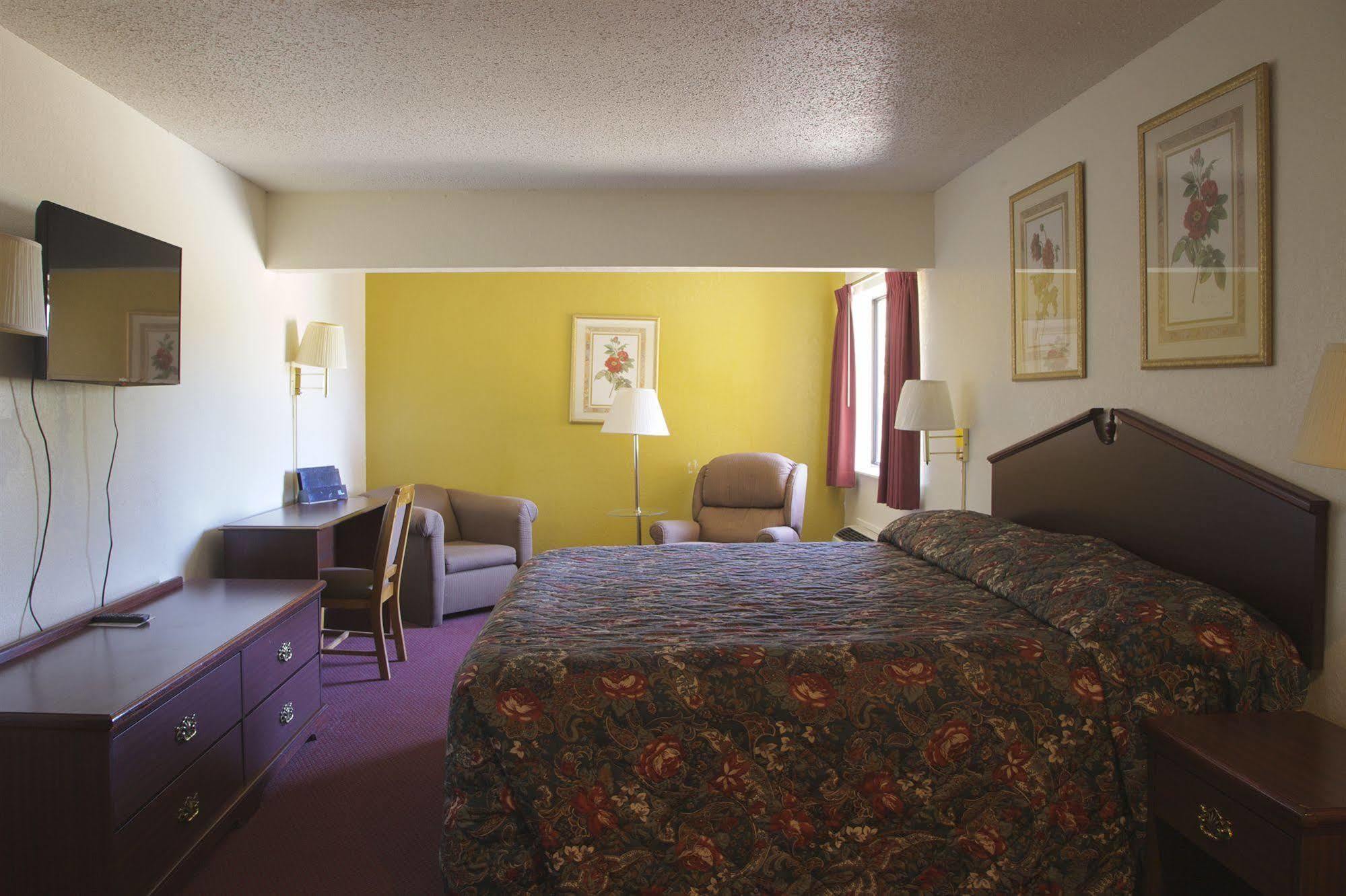 Econo Lodge Inn & Suites McKinney Buitenkant foto